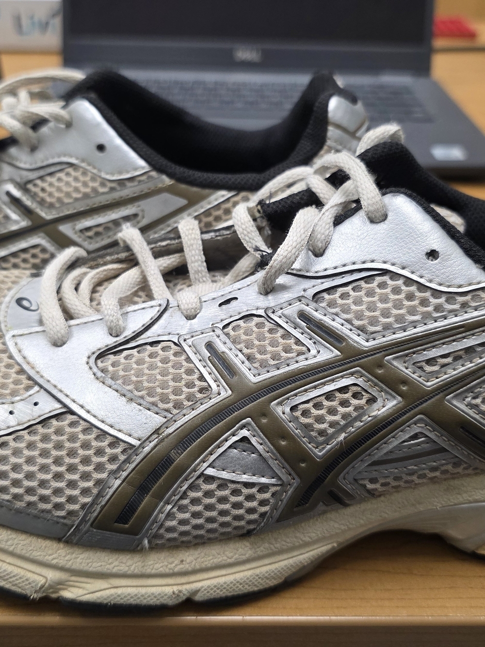 Asics Gel 1130 Men's Silver and Black Athletic Running Shoes